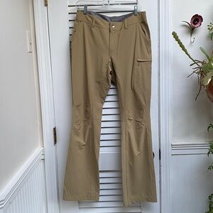 Duluth Trading Company Sz 8 x 33 Stretch Athletic Hiking Pants Cargo Boot Cut